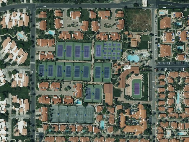 LQ Tennis Villas — photo 16
